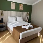 Red Castle Hotel & Pub